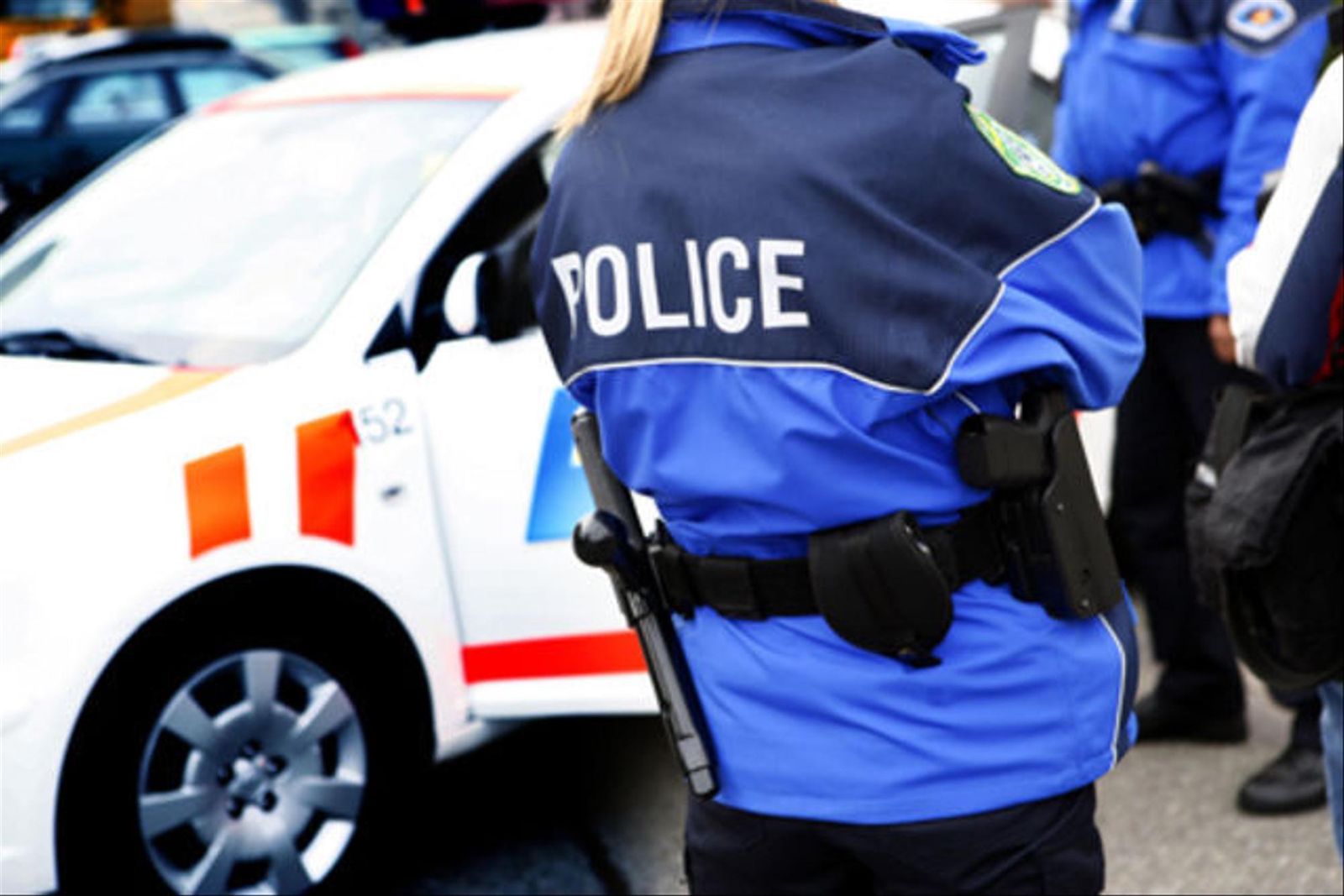 Un chauffard fuit la police sous la boue