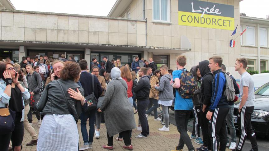 Lycée Condorcet : les profs débrayent