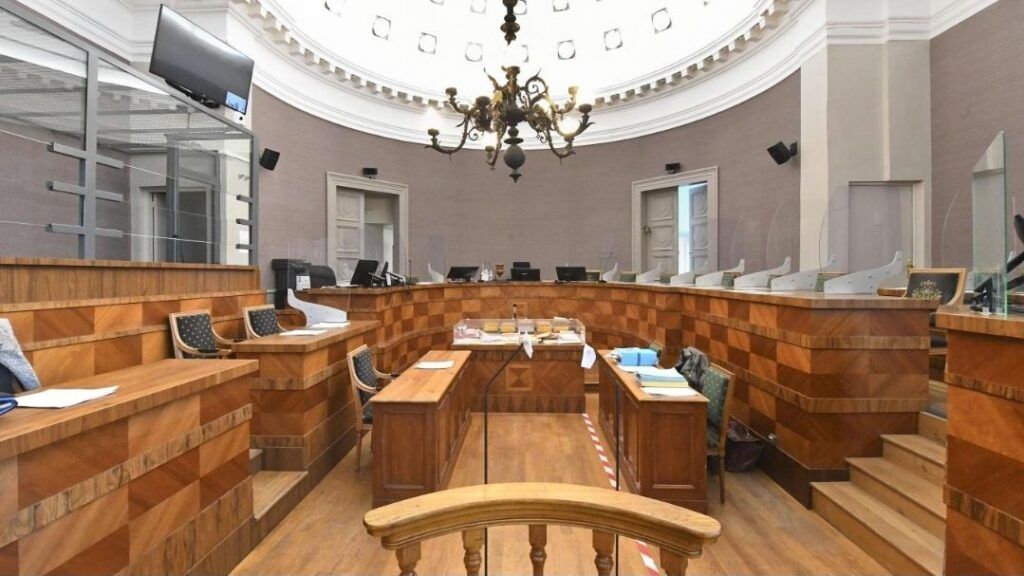 TRIBUNAL.- Un violeur présumé jugé par la cour d'assises de Saint-Omer : accusé d'avoir abusé d'une jeune femme, à Arras, il avance une défense inattendue.