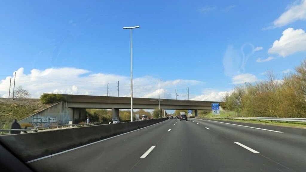 Fermeture estivale de l’autoroute A1 entre Lille et Paris : un chantier stratégique mais mal calé ?