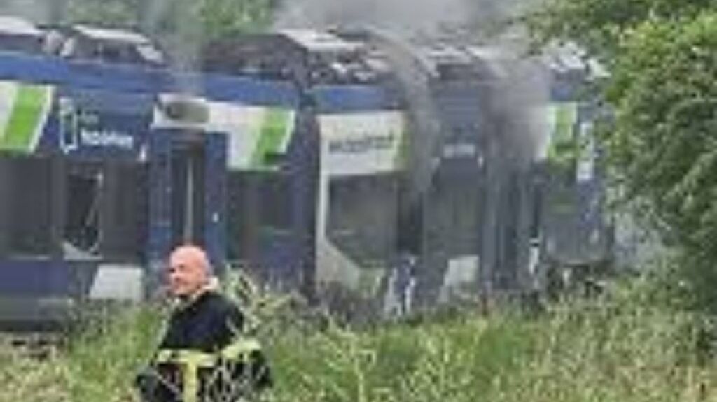 Accident de train : un départ de feu a eu lieu sur la ligne SNCF Laon-Paris après une collision, trois blessés légers.
