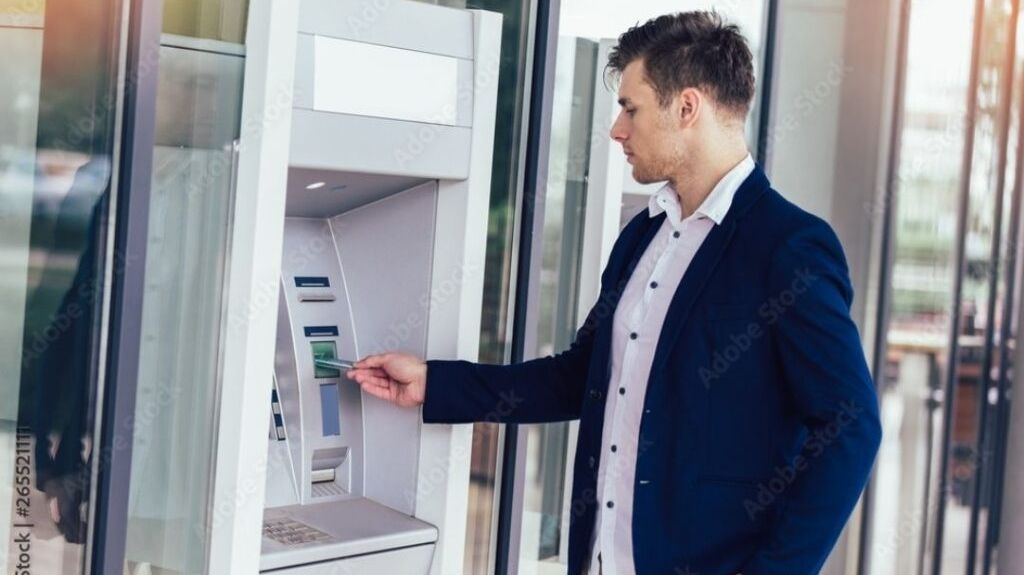 Distributeurs de billets (DAB) : il y a du changement dans les banques depuis le samedi 28 juin avec la nouvelle règle européenne.