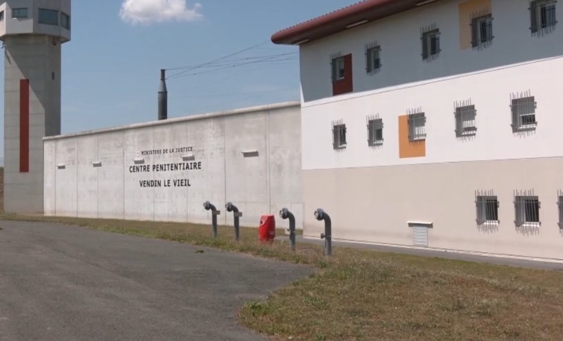 QHS : premiers prisonniers transférés