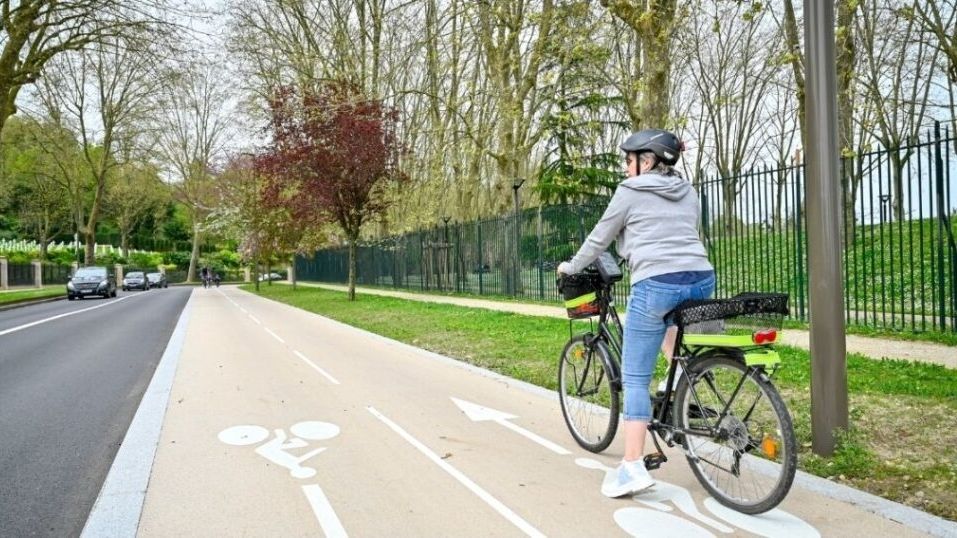 Inauguration d'une nouvelle voie verte de 14 km entre Lens et Wingles : une invitation à la mobilité douce.