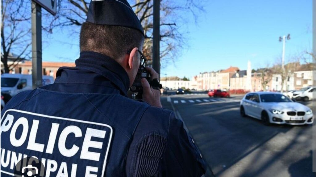 Tragique accident sur la D928 : une mère et ses deux enfants perdent la vie au Quesnoy-en-Artois.